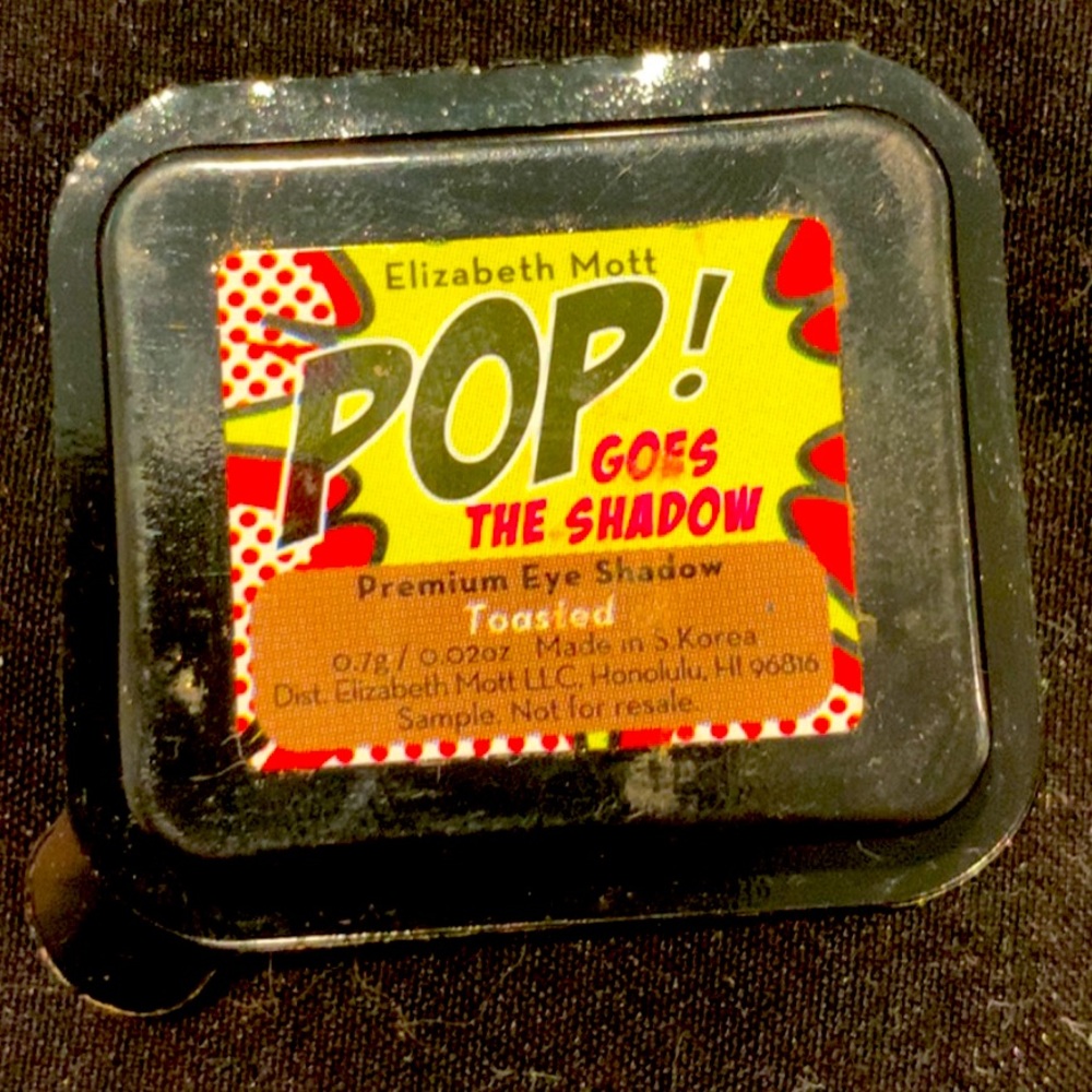 Pop sample eyeshadow